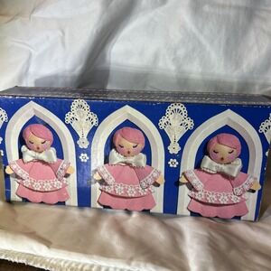 Vintage 1970s Avon little choir boys pink hostess soap NIB